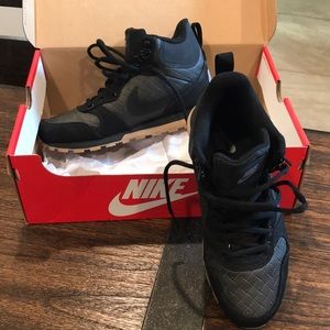 Size 7.5 Nike Black